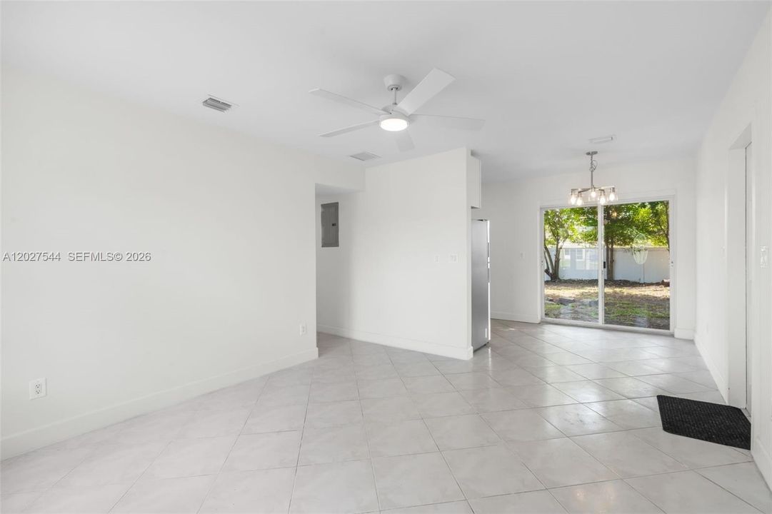 En Venta: $399,900 (3 camas, 1 baños, 805 Pies cuadrados)
