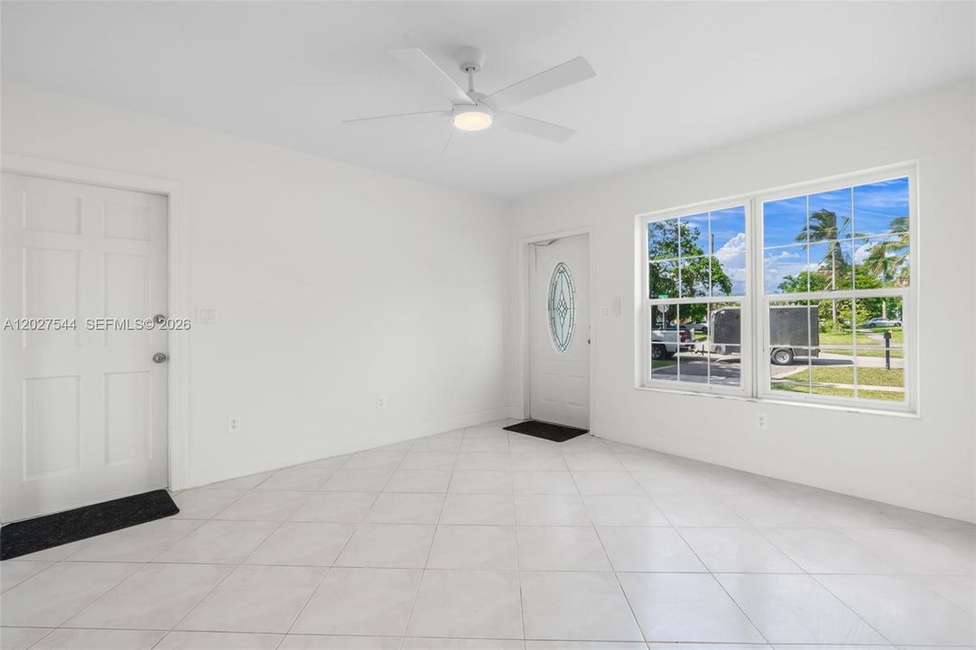 En Venta: $399,900 (3 camas, 1 baños, 805 Pies cuadrados)