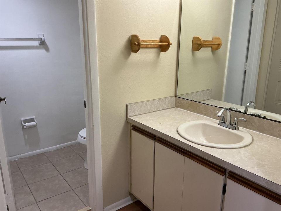 main bathroom 1
