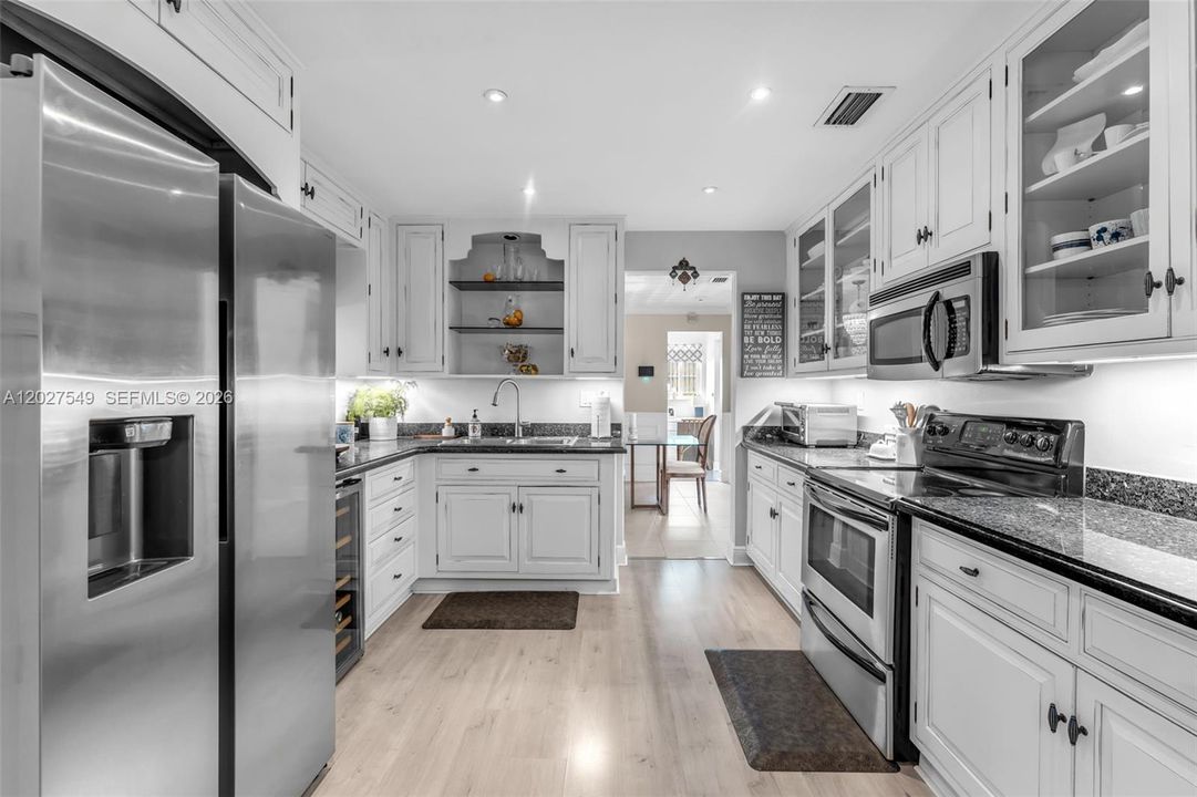 For Sale: $1,199,000 (4 beds, 2 baths, 2600 Square Feet)