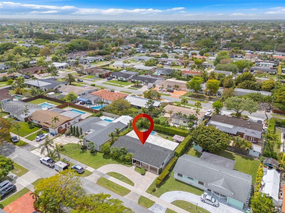 For Sale: $1,199,000 (4 beds, 2 baths, 2600 Square Feet)