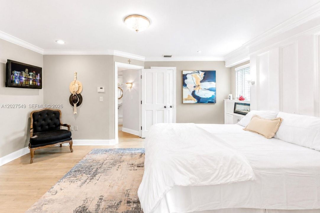 For Sale: $1,199,000 (4 beds, 2 baths, 2600 Square Feet)