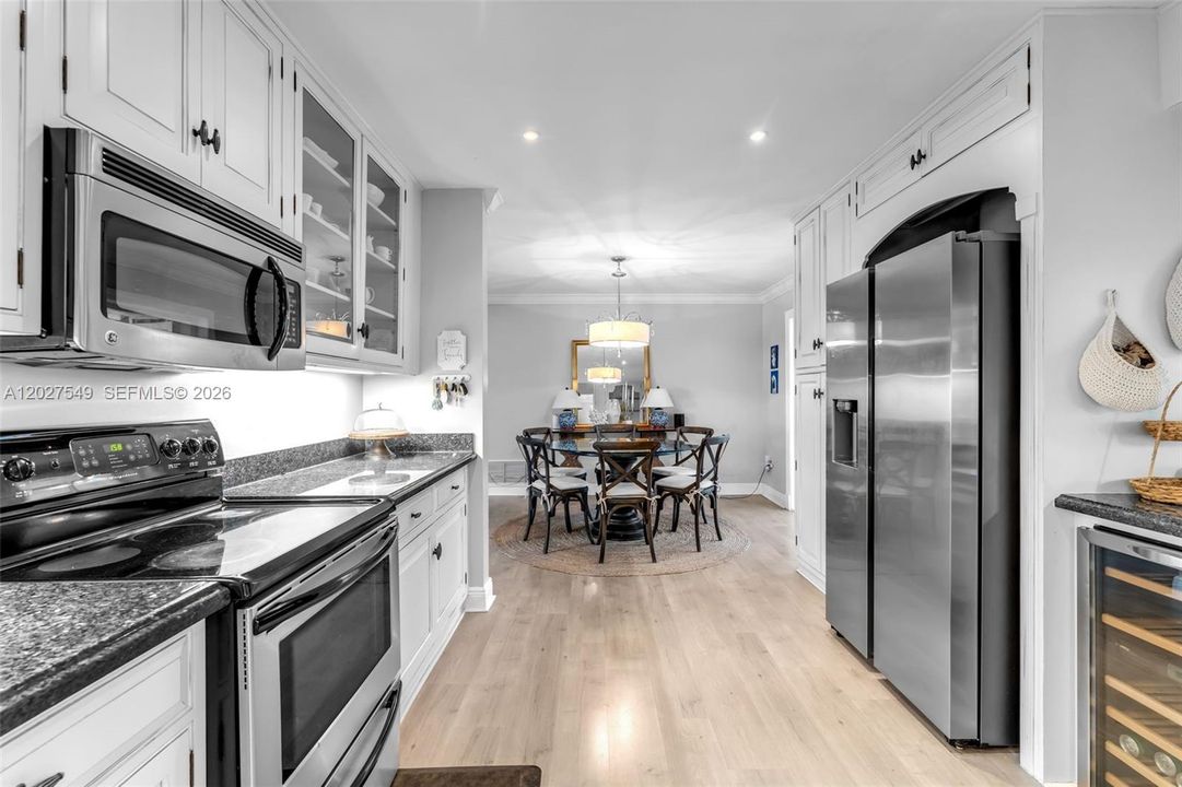 For Sale: $1,199,000 (4 beds, 2 baths, 2600 Square Feet)
