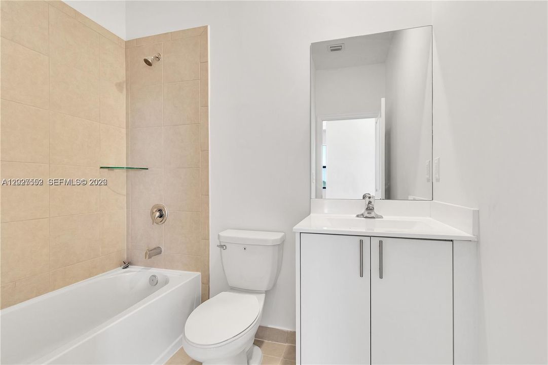 Recently Rented: $2,950 (3 beds, 2 baths, 1812 Square Feet)