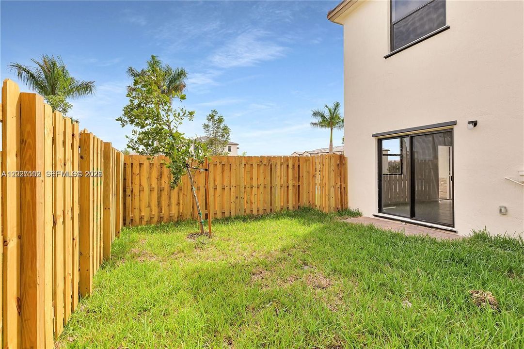 Recently Rented: $2,950 (3 beds, 2 baths, 1812 Square Feet)