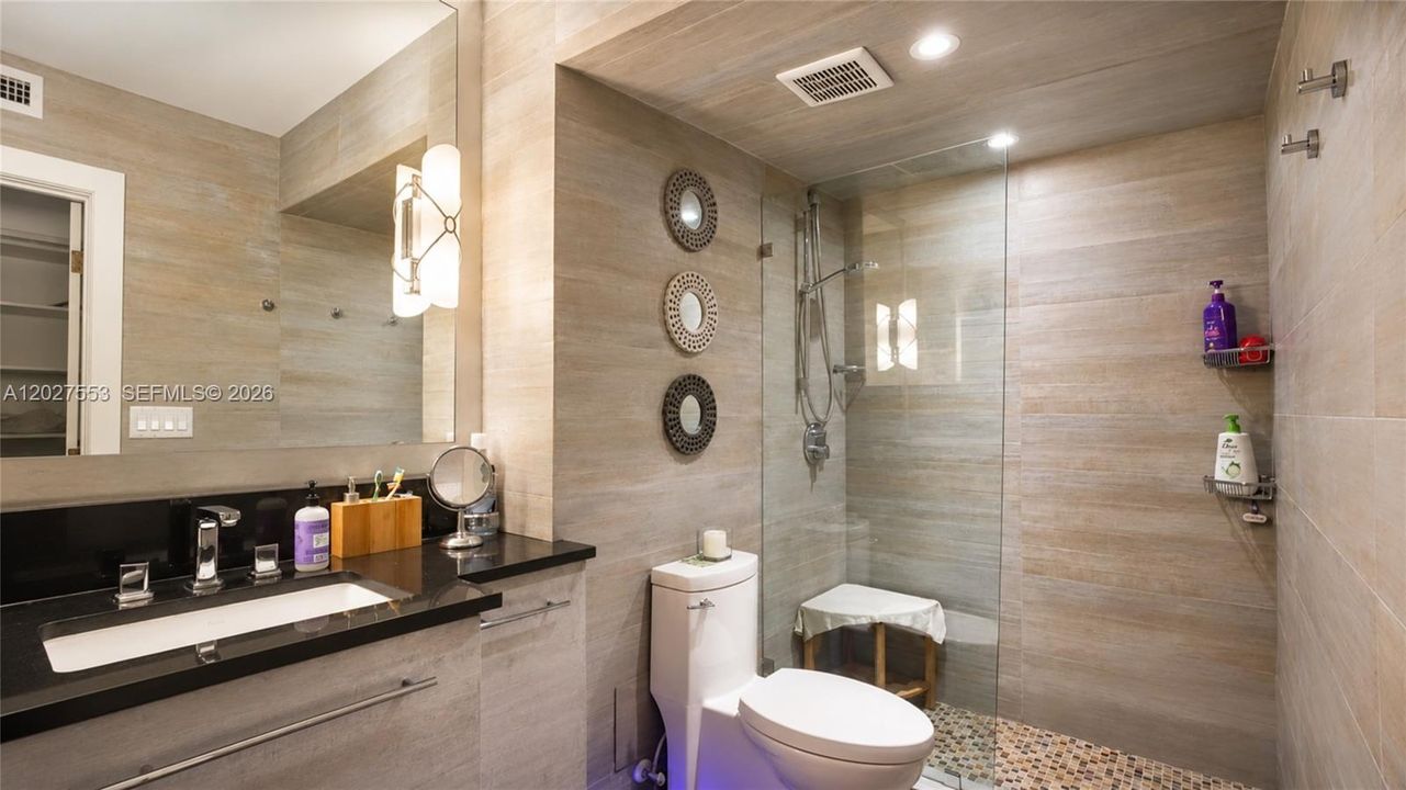 For Rent: $4,200 (2 beds, 2 baths, 890 Square Feet)