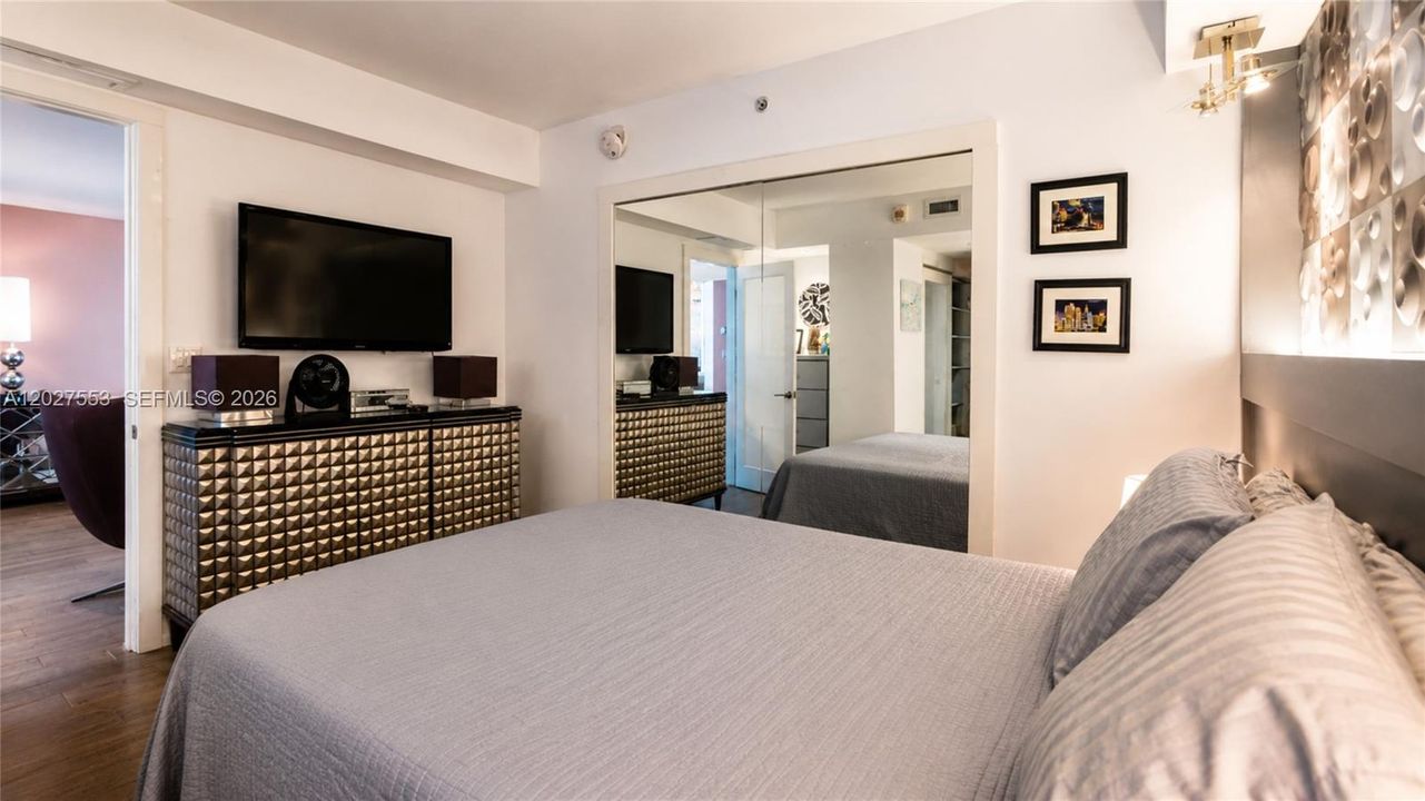 For Rent: $4,200 (2 beds, 2 baths, 890 Square Feet)