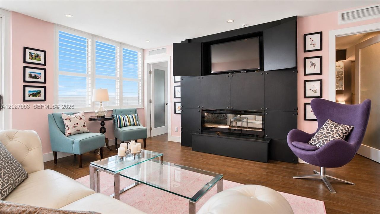 For Rent: $4,200 (2 beds, 2 baths, 890 Square Feet)