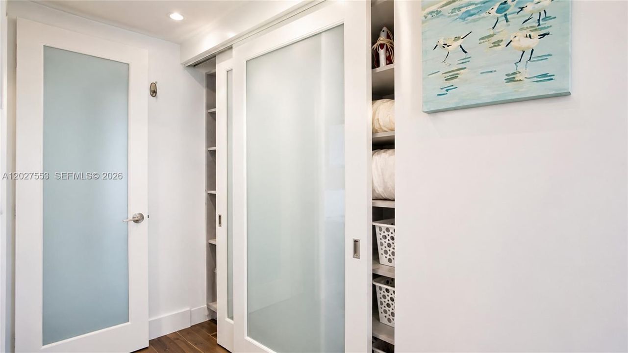 For Rent: $4,200 (2 beds, 2 baths, 890 Square Feet)