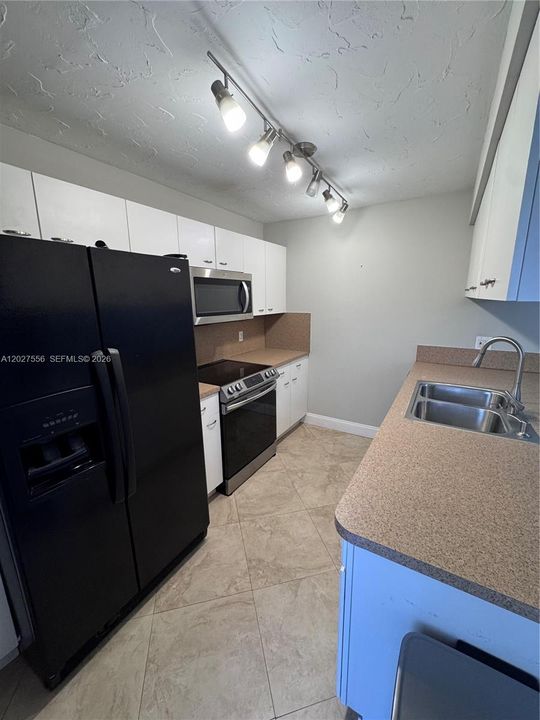 For Sale: $459,900 (3 beds, 2 baths, 1628 Square Feet)