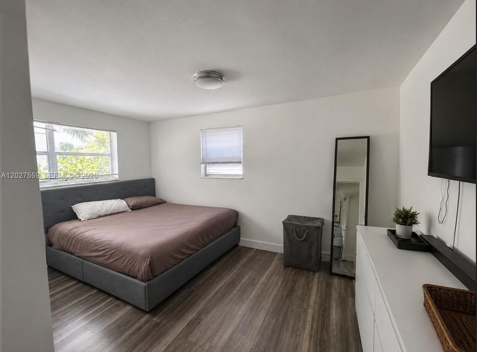 For Sale: $630,000 (5 beds, 4 baths, 1722 Square Feet)