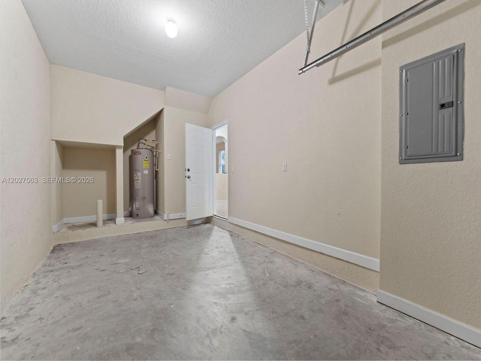 For Sale: $369,999 (4 beds, 3 baths, 1965 Square Feet)