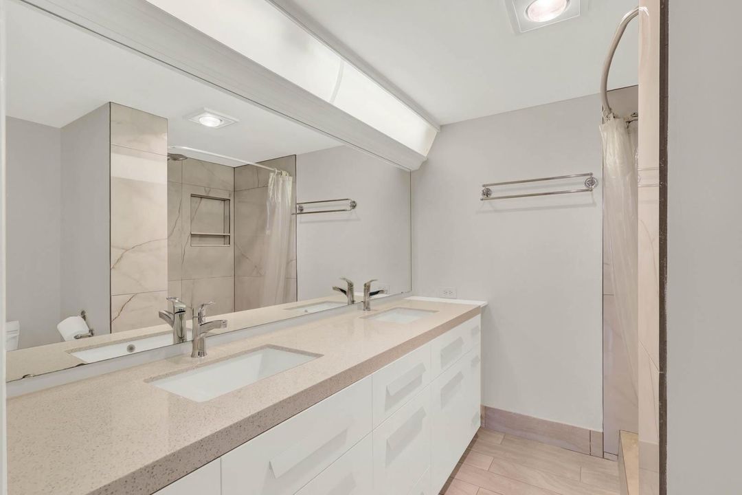 13-301_Circle_Bay-27