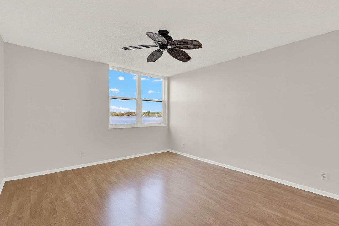 13-301_Circle_Bay-22