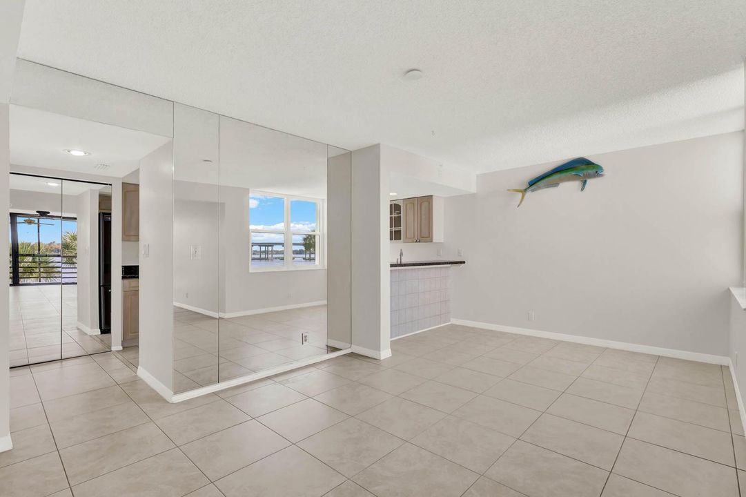 13-301_Circle_Bay-8