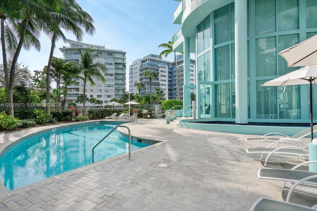 For Rent: $5,100 (2 beds, 2 baths, 1300 Square Feet)