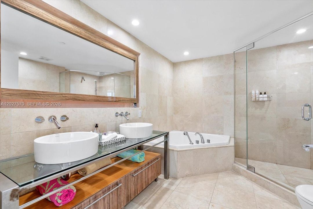 For Rent: $5,100 (2 beds, 2 baths, 1300 Square Feet)