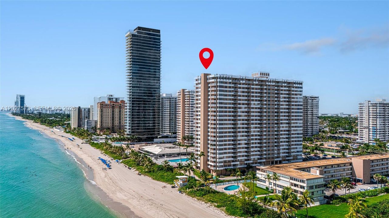 For Rent: $2,700 (1 beds, 1 baths, 870 Square Feet)