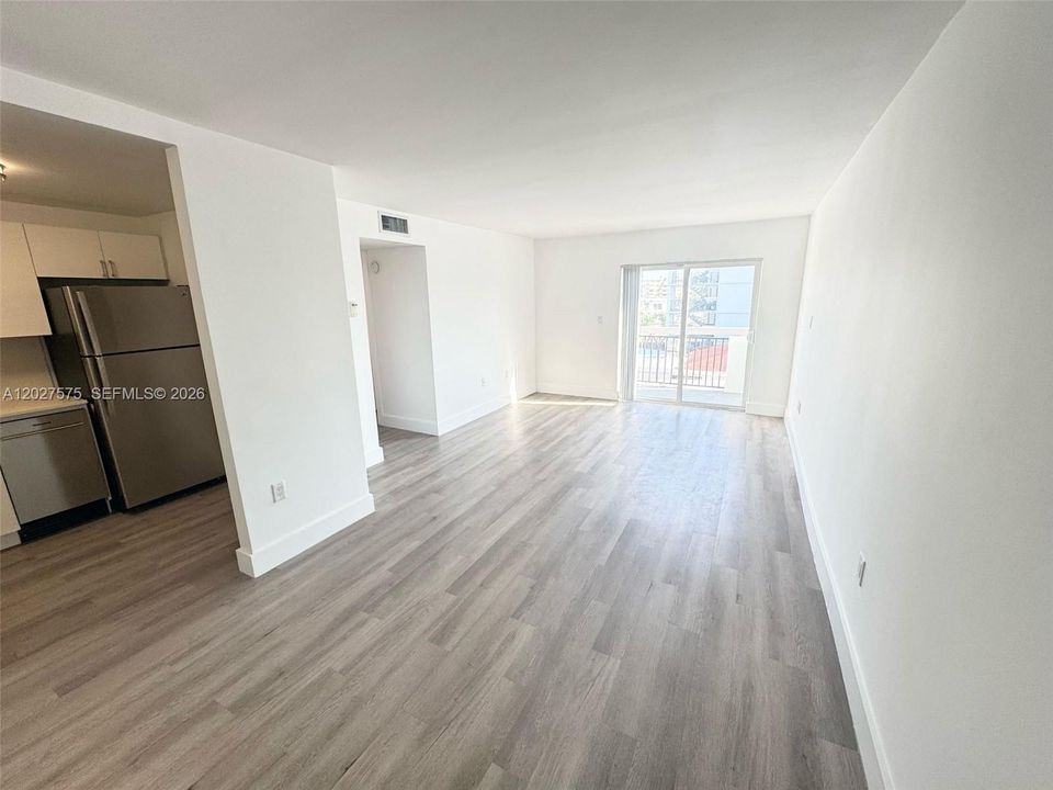 Activo con contrato: $2,300 (1 camas, 1 baños, 730 Pies cuadrados)