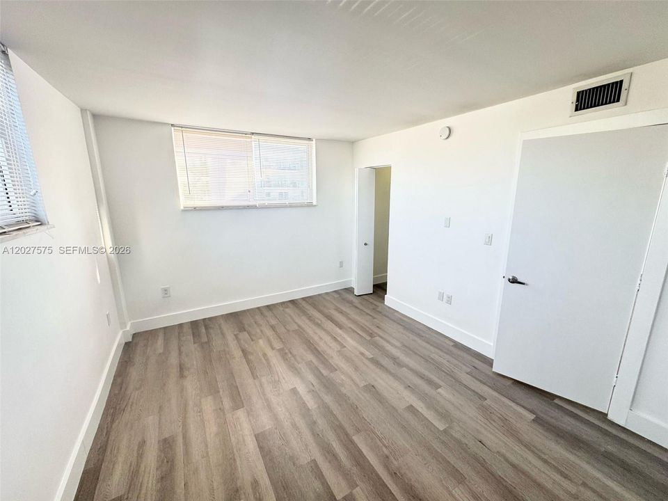Activo con contrato: $2,300 (1 camas, 1 baños, 730 Pies cuadrados)