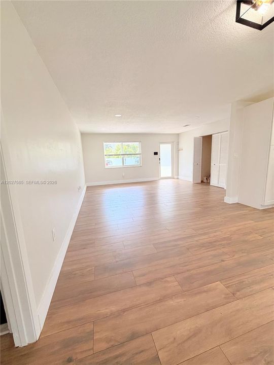 For Sale: $629,999 (3 beds, 2 baths, 1393 Square Feet)