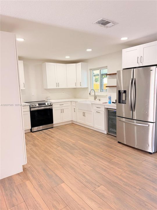 For Sale: $629,999 (3 beds, 2 baths, 1393 Square Feet)