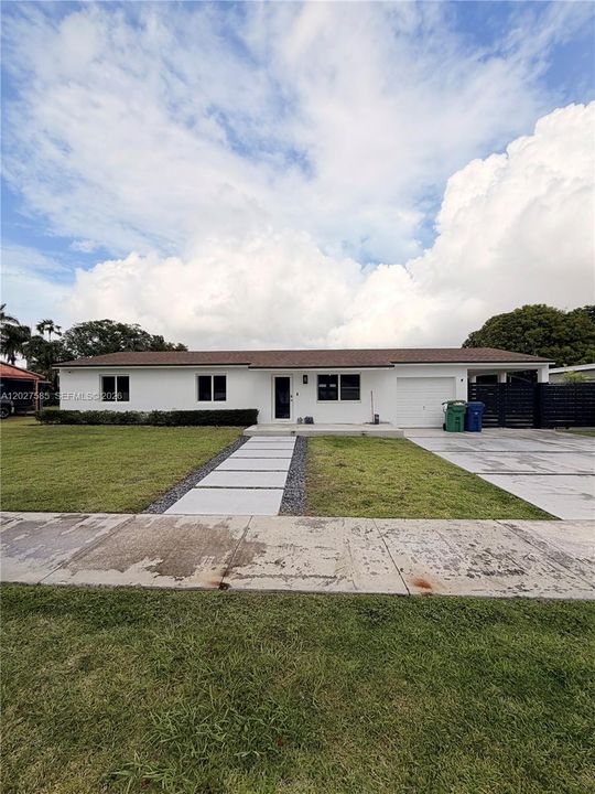 For Sale: $629,999 (3 beds, 2 baths, 1393 Square Feet)