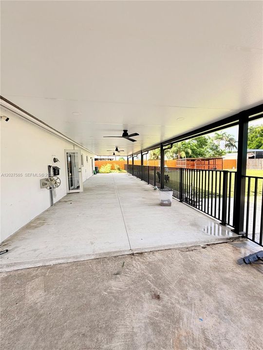 For Sale: $629,999 (3 beds, 2 baths, 1393 Square Feet)