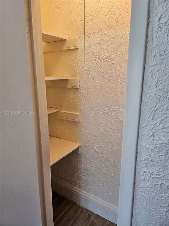 For Rent: $1,500 (1 beds, 1 baths, 3076 Square Feet)