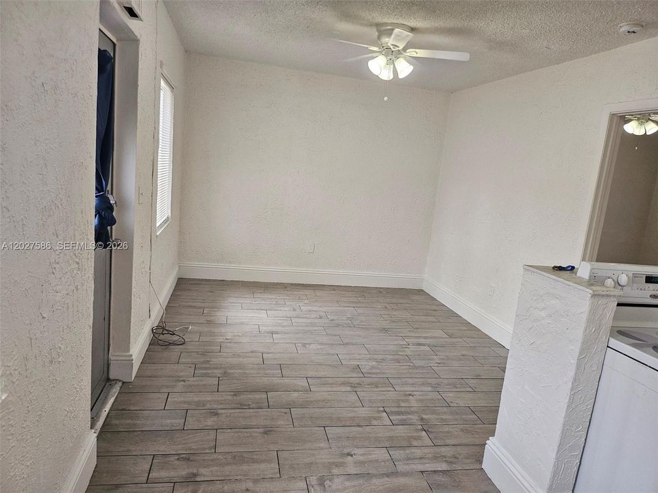 For Rent: $1,500 (1 beds, 1 baths, 3076 Square Feet)