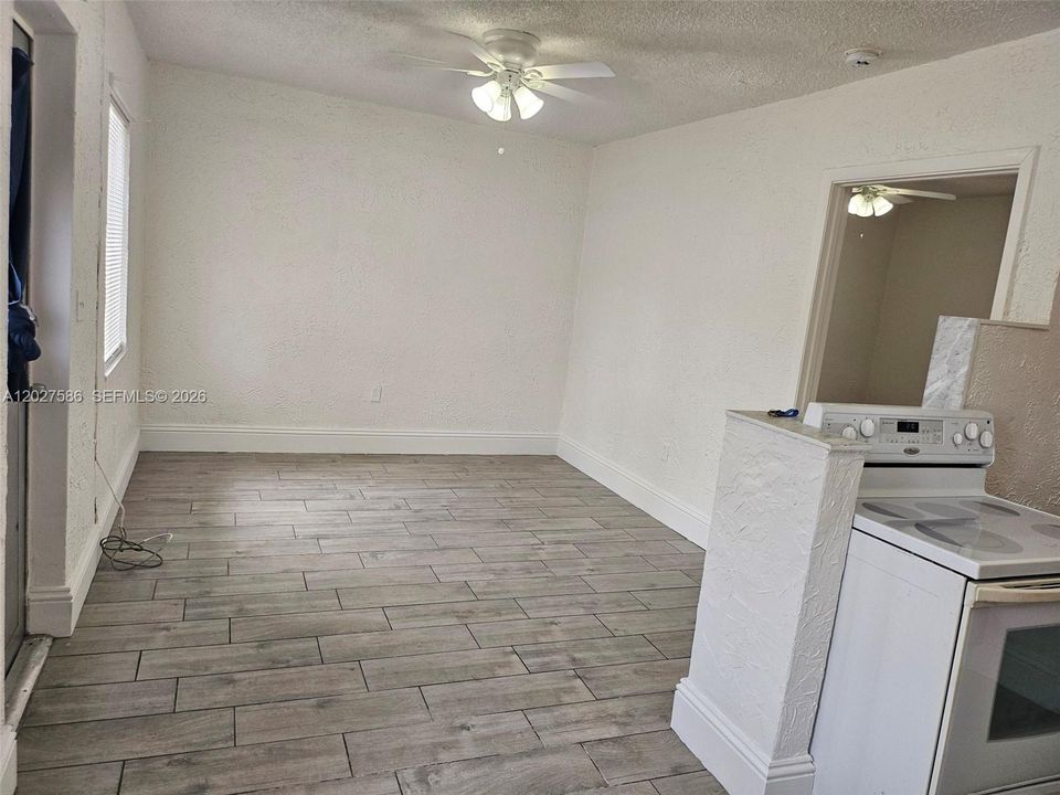 For Rent: $1,500 (1 beds, 1 baths, 3076 Square Feet)