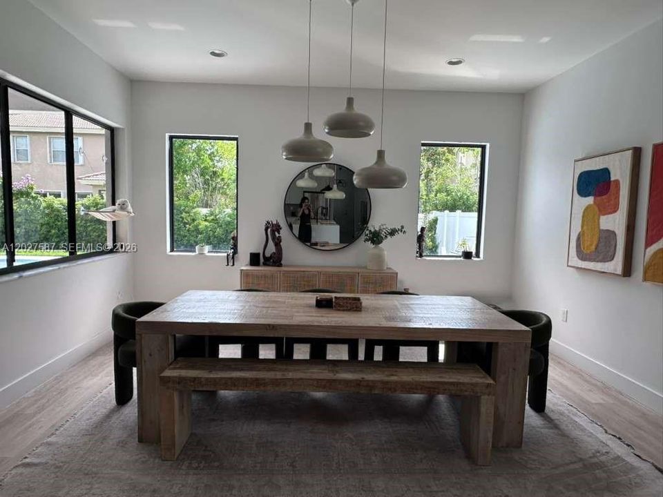 En Venta: $1,400,000 (5 camas, 4 baños, 3559 Pies cuadrados)