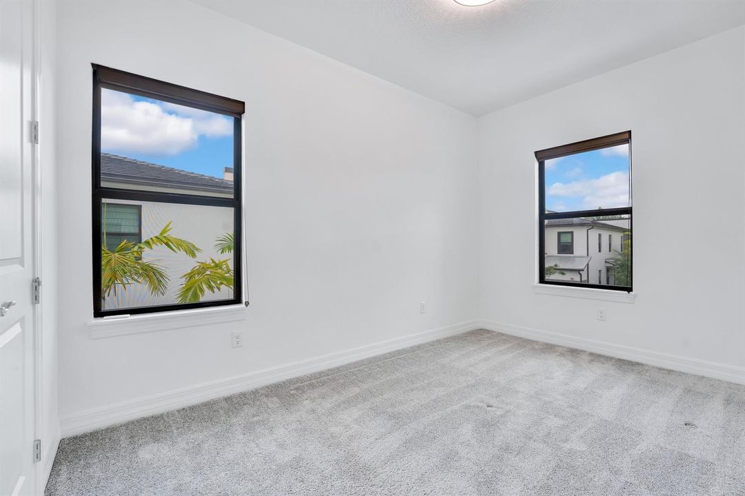 011_trevisuality_8358_nw_7th_pl-12_266