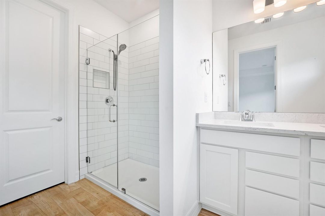 019_trevisuality_8358_nw_7th_pl-20_707