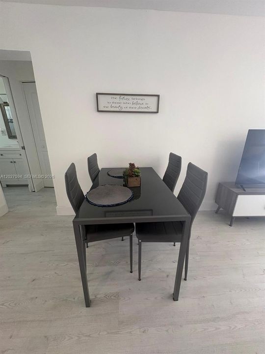 For Rent: $2,800 (2 beds, 2 baths, 1662 Square Feet)