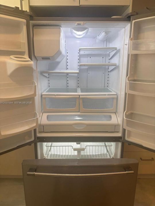 For Rent: $2,800 (2 beds, 2 baths, 1662 Square Feet)
