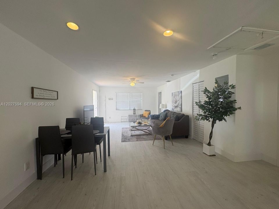 For Rent: $2,800 (2 beds, 2 baths, 1662 Square Feet)