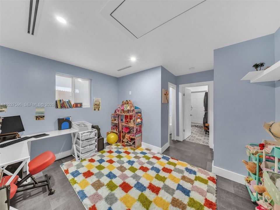 For Sale: $1,950,000 (4 beds, 4 baths, 2245 Square Feet)