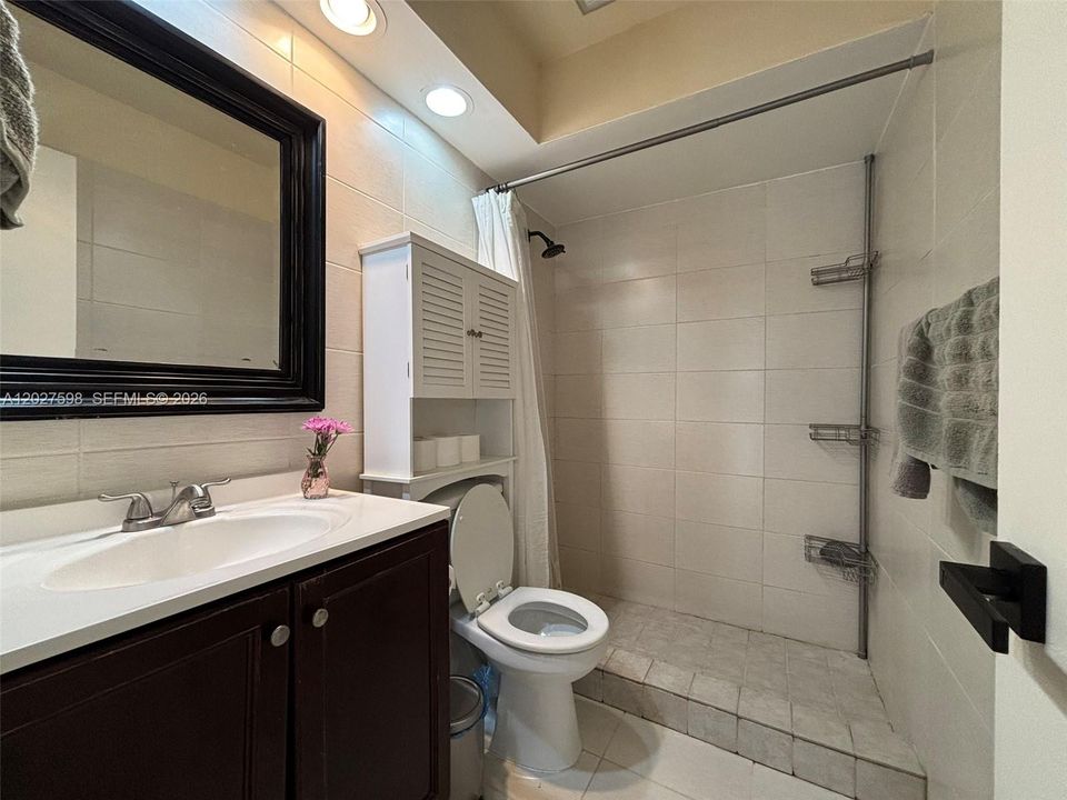 For Sale: $448,800 (3 beds, 2 baths, 1560 Square Feet)