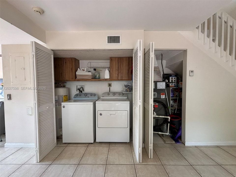 For Sale: $448,800 (3 beds, 2 baths, 1560 Square Feet)