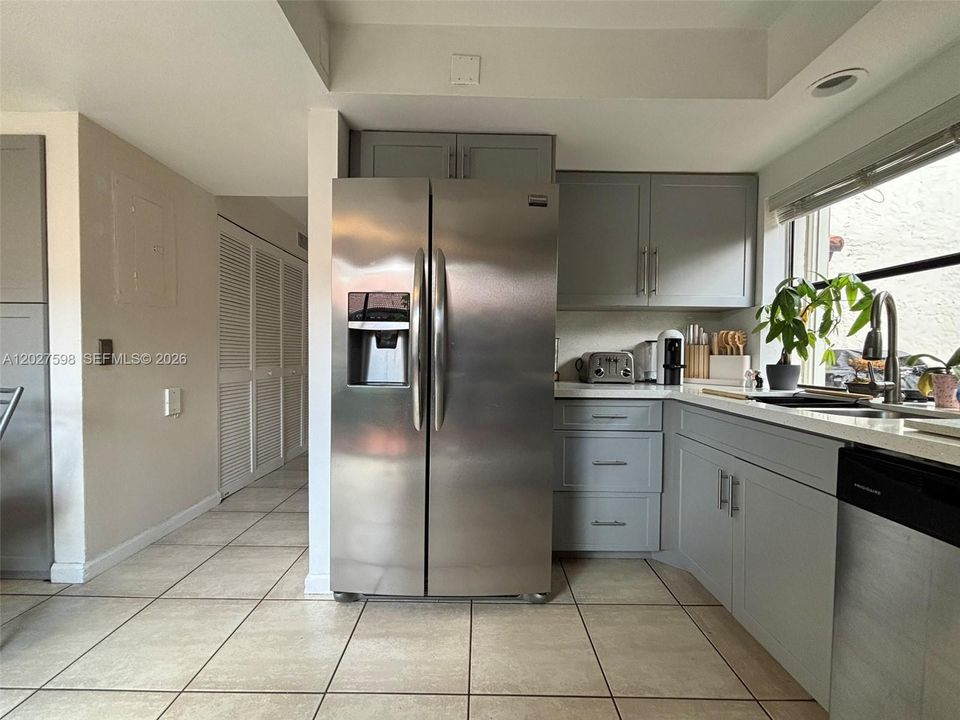 For Sale: $448,800 (3 beds, 2 baths, 1560 Square Feet)