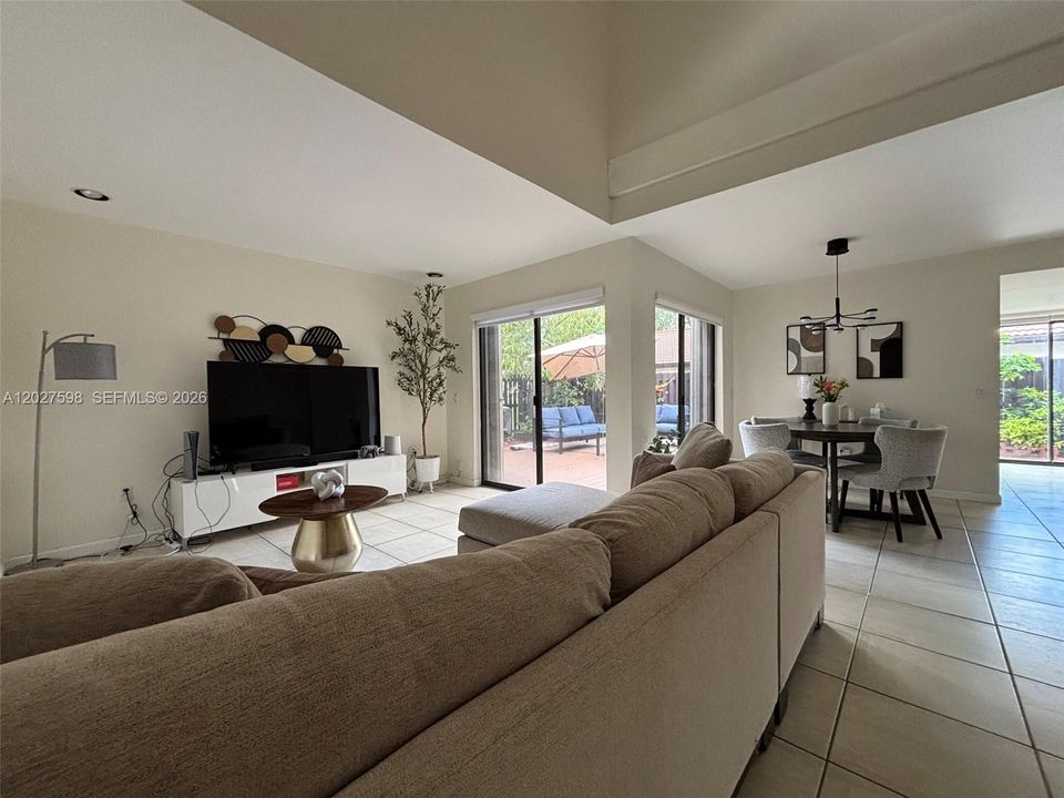 For Sale: $448,800 (3 beds, 2 baths, 1560 Square Feet)