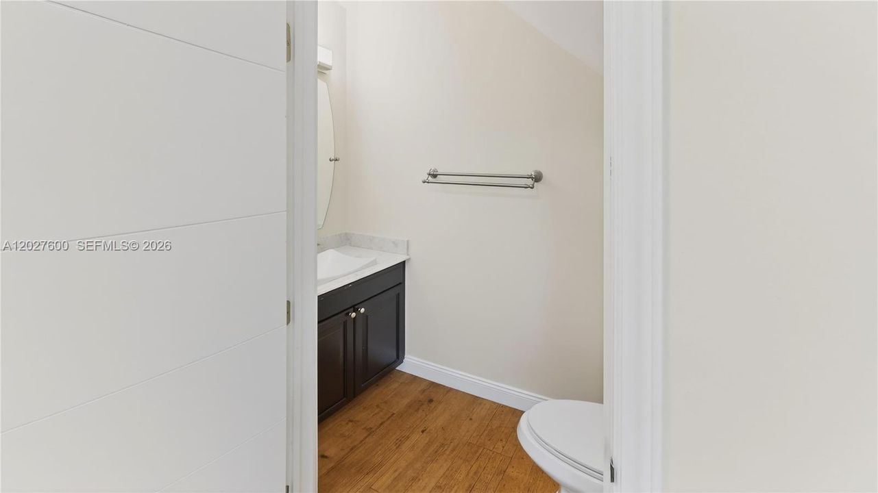 For Sale: $599,900 (3 beds, 2 baths, 1638 Square Feet)