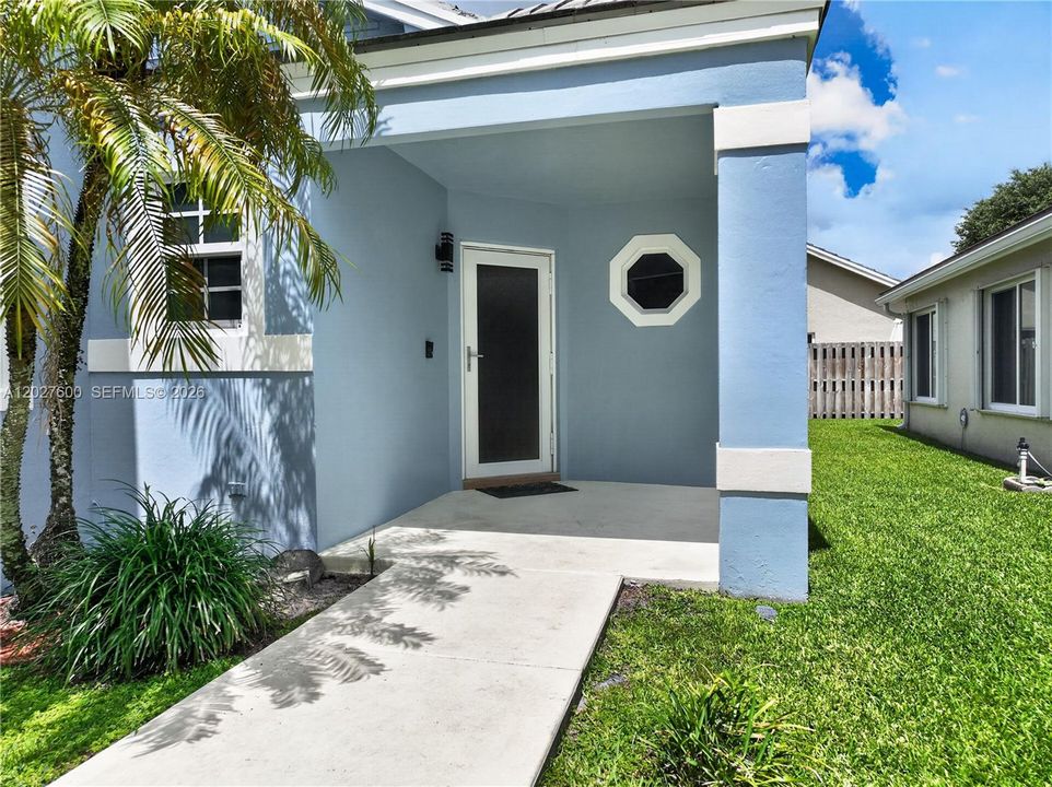 For Sale: $599,900 (3 beds, 2 baths, 1638 Square Feet)