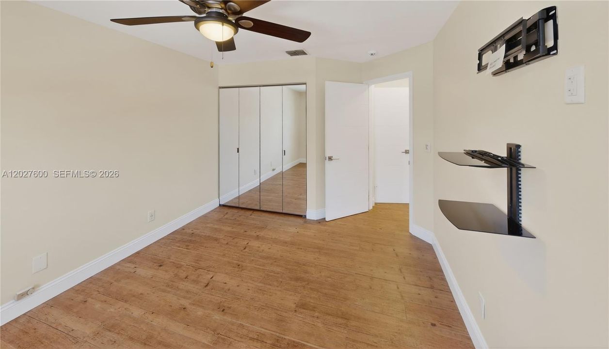 For Sale: $599,900 (3 beds, 2 baths, 1638 Square Feet)