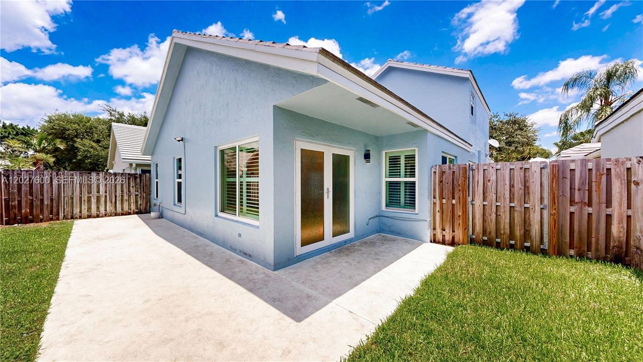 For Sale: $599,900 (3 beds, 2 baths, 1638 Square Feet)