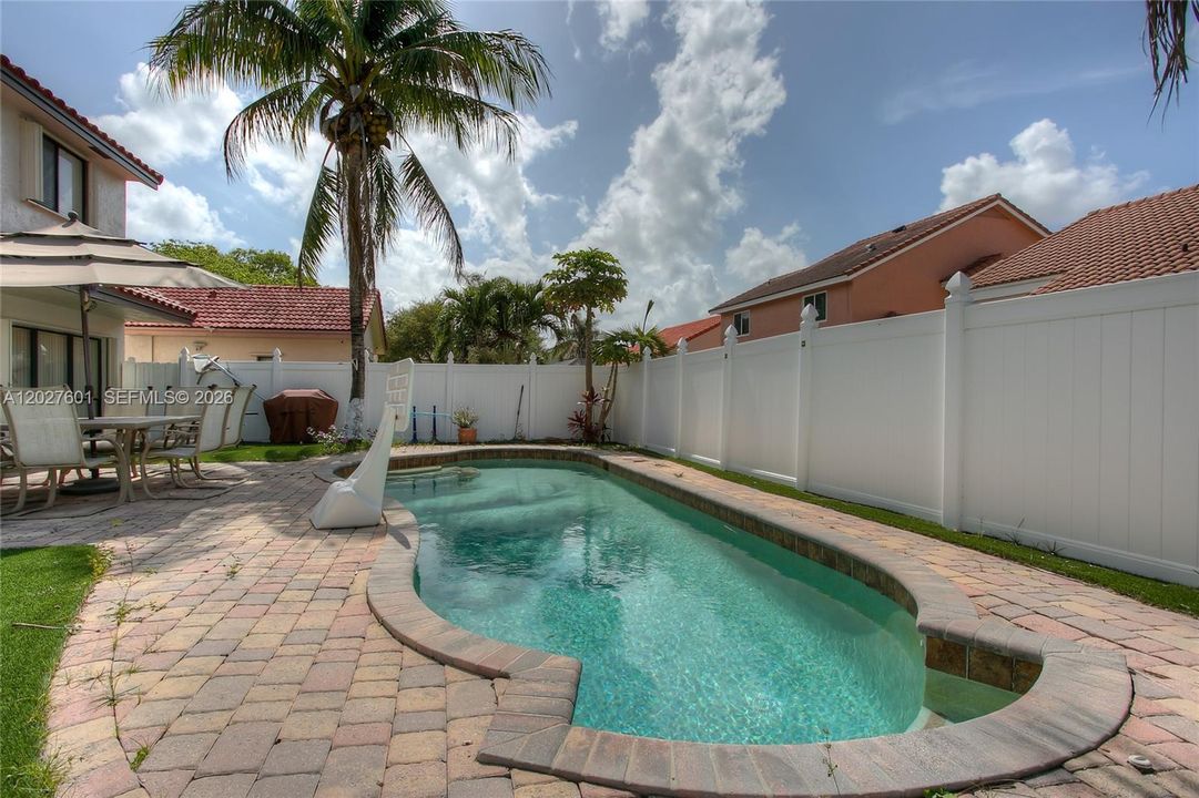 For Sale: $749,900 (4 beds, 3 baths, 2616 Square Feet)