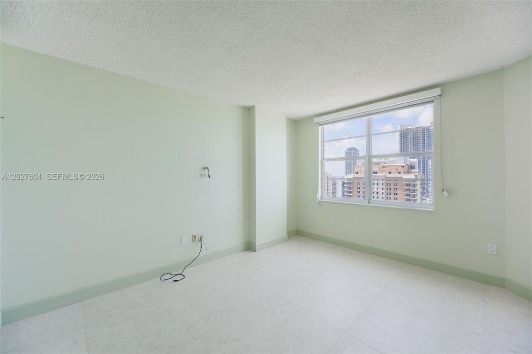 For Rent: $3,500 (2 beds, 2 baths, 1380 Square Feet)