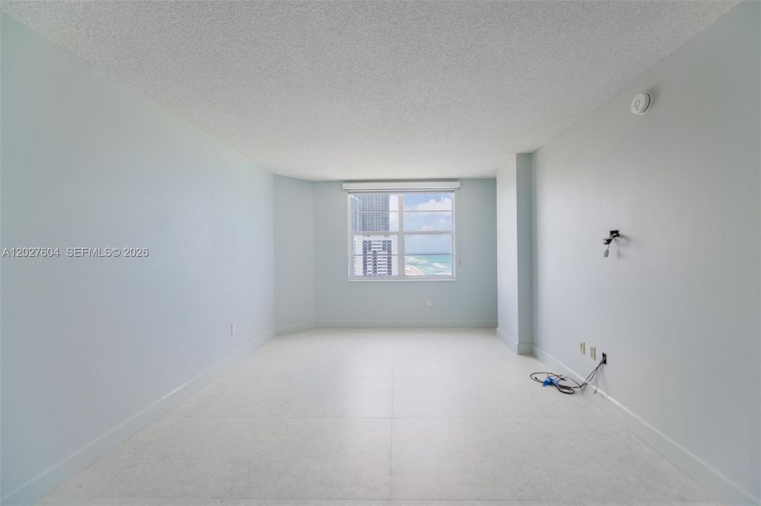 For Rent: $3,500 (2 beds, 2 baths, 1380 Square Feet)