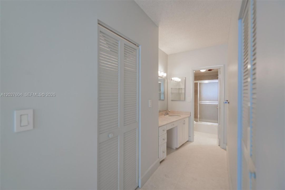 For Rent: $3,500 (2 beds, 2 baths, 1380 Square Feet)